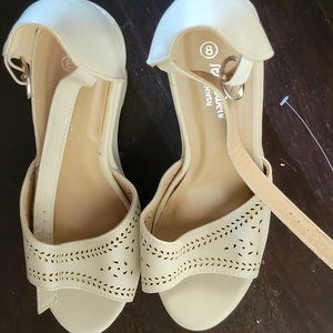 White Shoes (BRAND NEW NEVER WORN)
